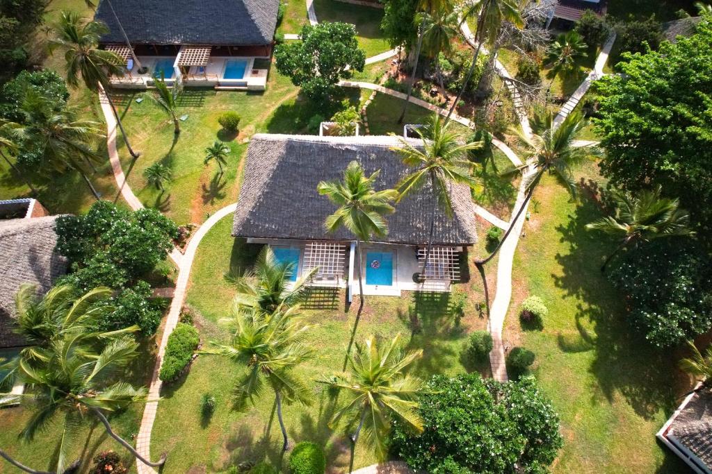 Bluebay Beach Resort 5