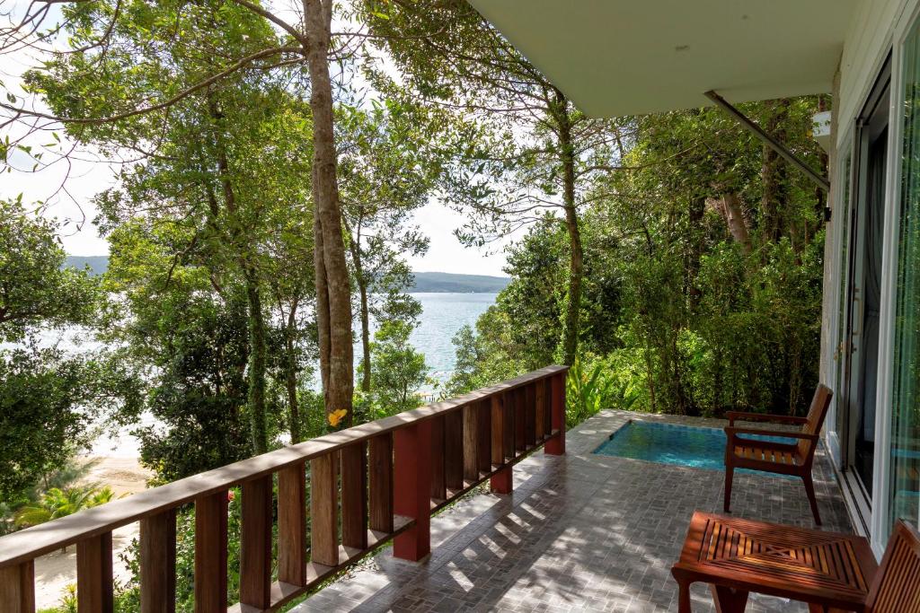 Pearl Beach Resort & Spa 5