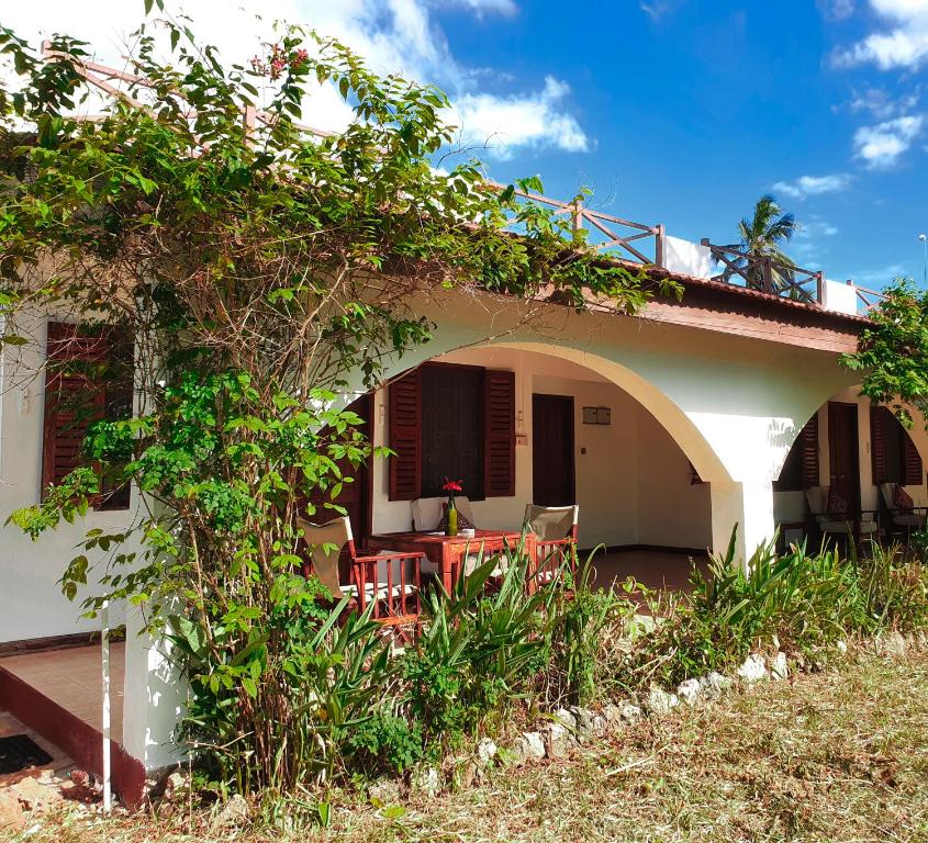 Flame Tree Cottages 2