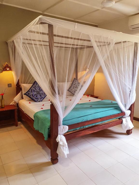 Flame Tree Cottages 4
