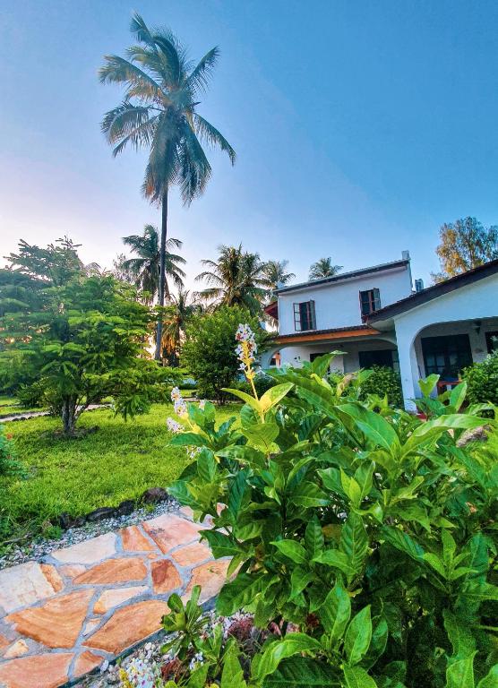 Flame Tree Cottages 7
