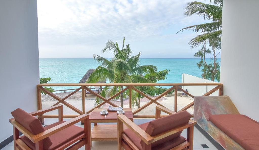Mnarani Beach Cottages 2