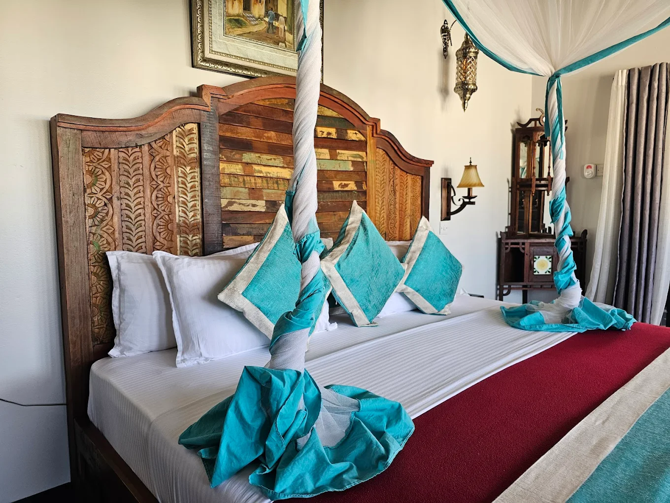 Dhow Palace Hotel 8