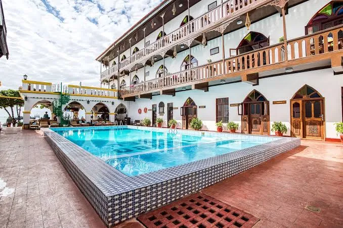 Tembo House Hotel 8
